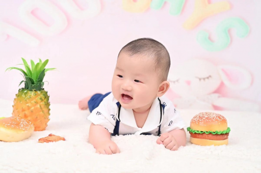 滑县宝宝在妈妈肚子里